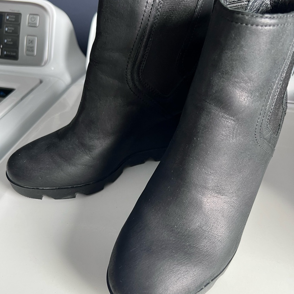 Sorel Women's Black Leather Boots